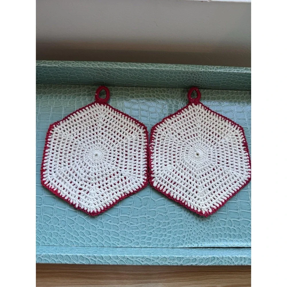 Vtg Pair of Crocheted Red White Hot Pads Trivets 7.5
